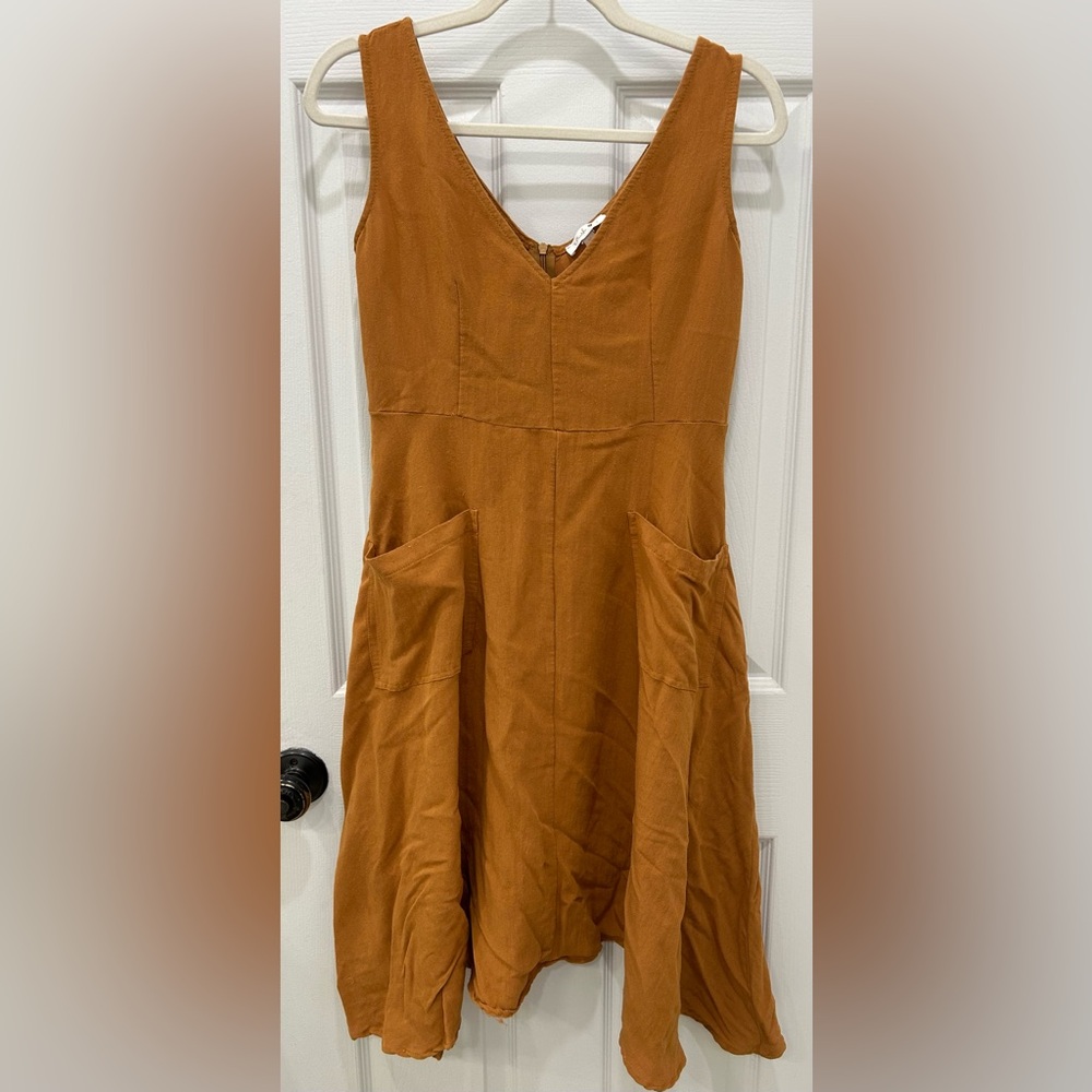 Woman’s Rustic Brown V Neck Sleeveless Dress Size M